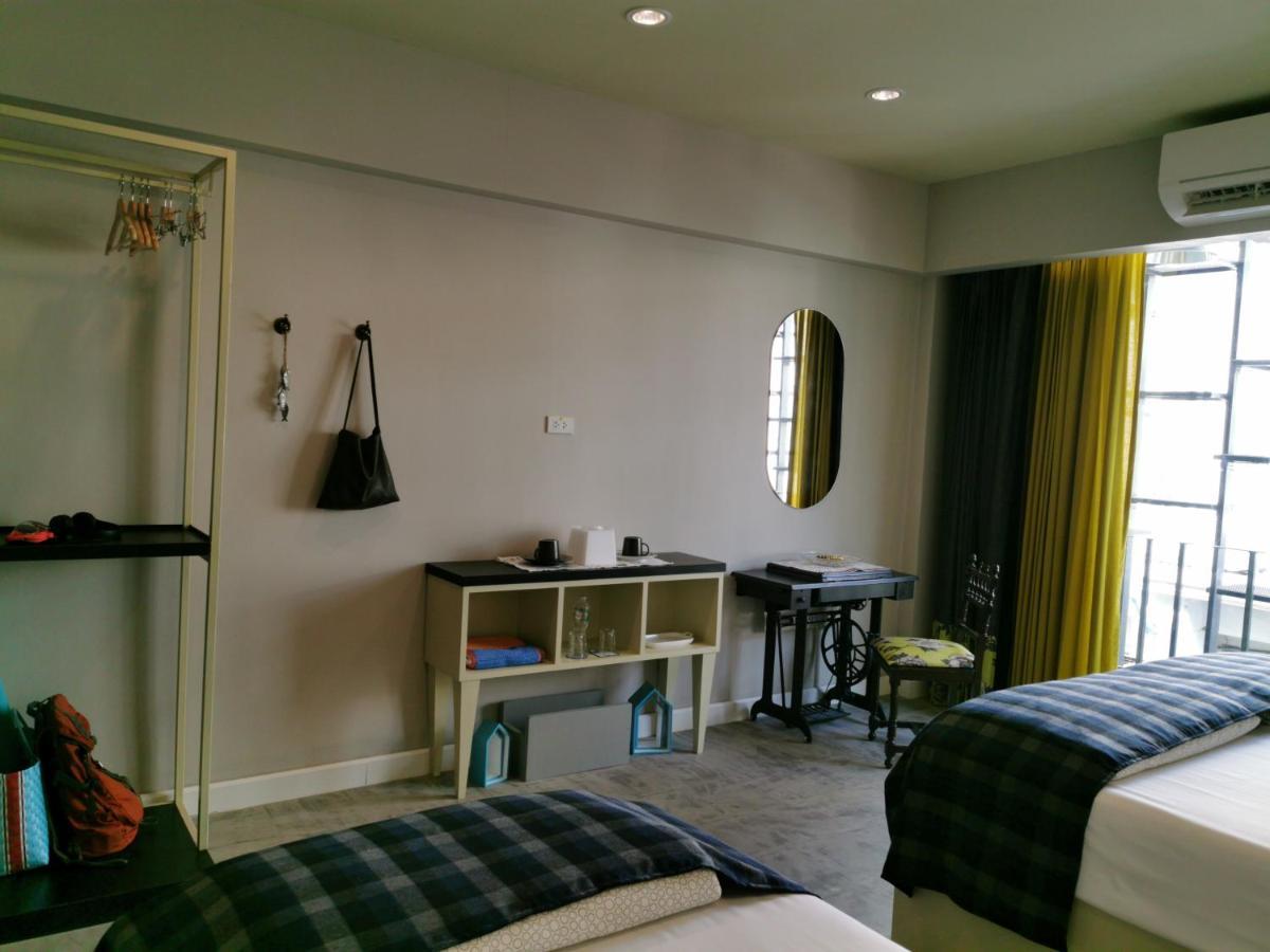 Chomm House Bed & Breakfast Bangkok Exterior photo